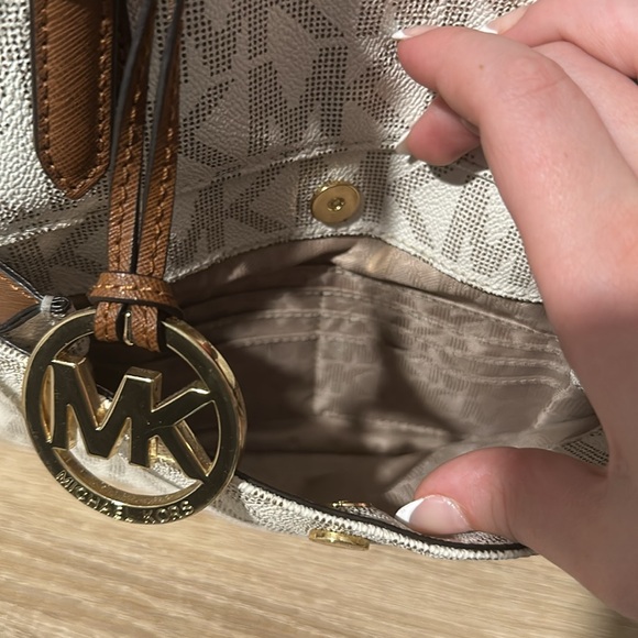 Michael Kors purse. Large, white & brown leather. Authentic MK purse. - Picture 8 of 8